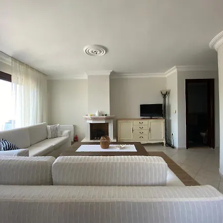 Cosy Apartment In Bitez By The Beach & Shared Pool