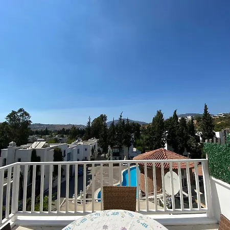 Cosy Apartment In Bitez By The Beach & Shared Pool Lejlighed