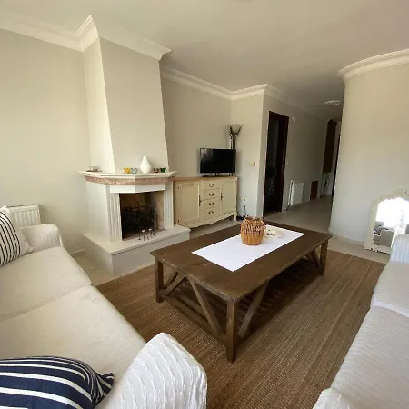 Cosy Apartment In Bitez By The Beach & Shared Pool Lejlighed
