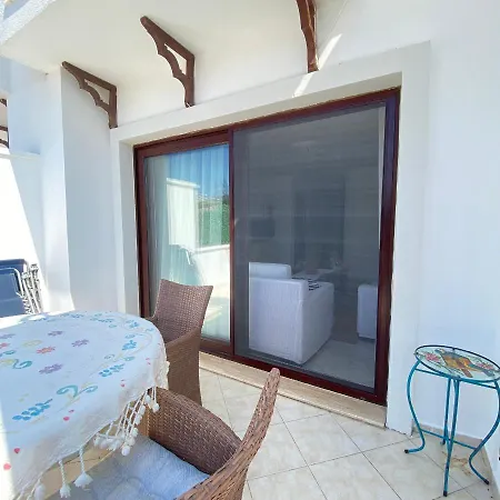 Lejlighed Cosy Apartment In Bitez By The Beach & Shared Pool
