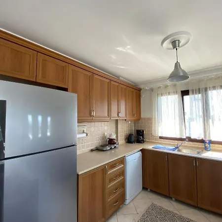 Cosy Apartment In Bitez By The Beach & Shared Pool